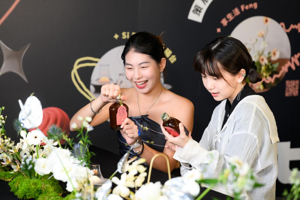 Pinkoi 瘋設祭10週年主視覺。