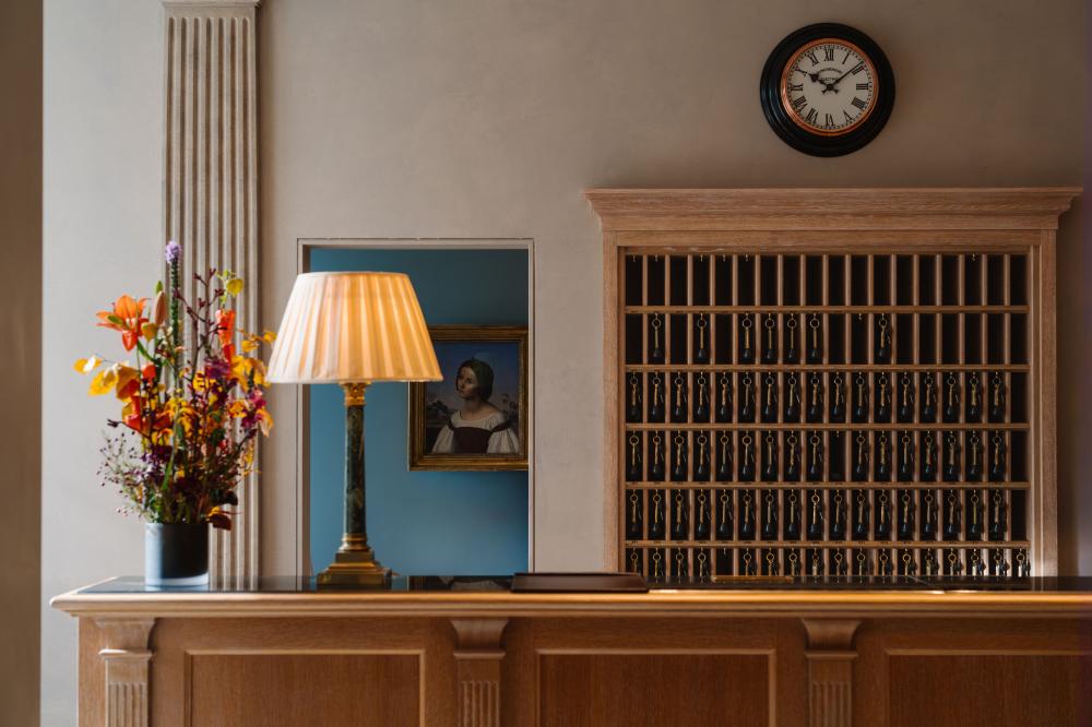 德國「布萊納公園 Spa 飯店」翻新後大廳空間。