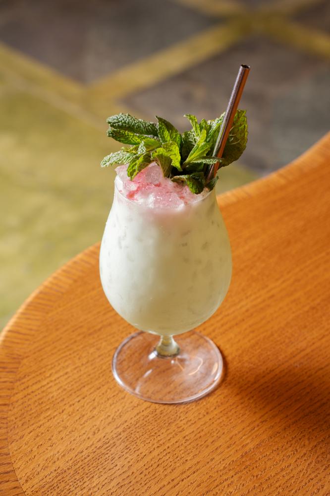 巴黎老字號春天百貨時尚沙龍 Salon Vert 飲料。