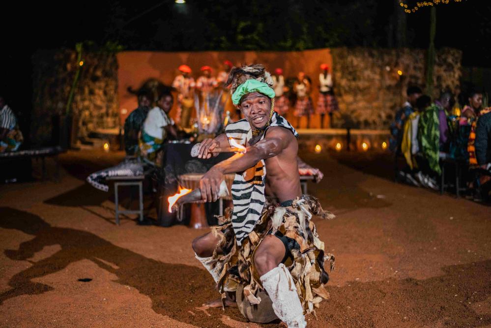 維多利亞瀑布安凡尼度假酒店「Boma」傳統部落晚宴。