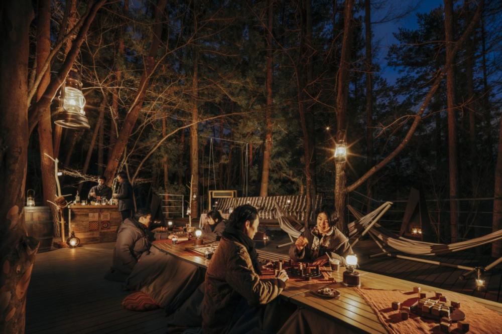 「虹夕諾雅 富士」「森居交誼廳」。