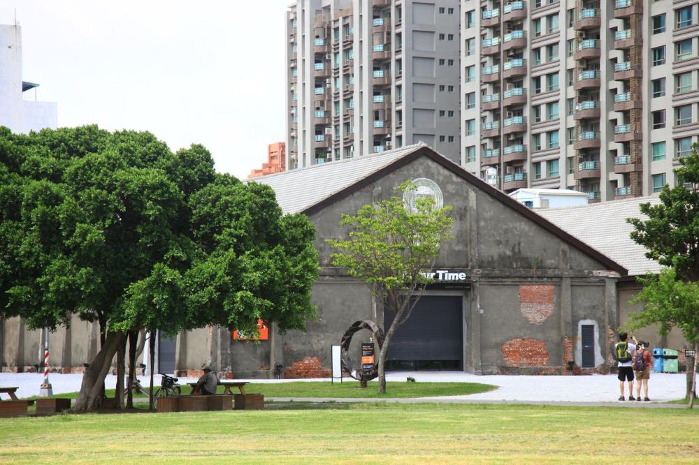 駁二蓬萊倉庫群