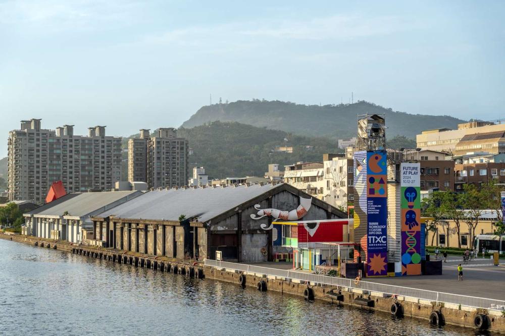 駁二藝術特區分為3大倉庫群