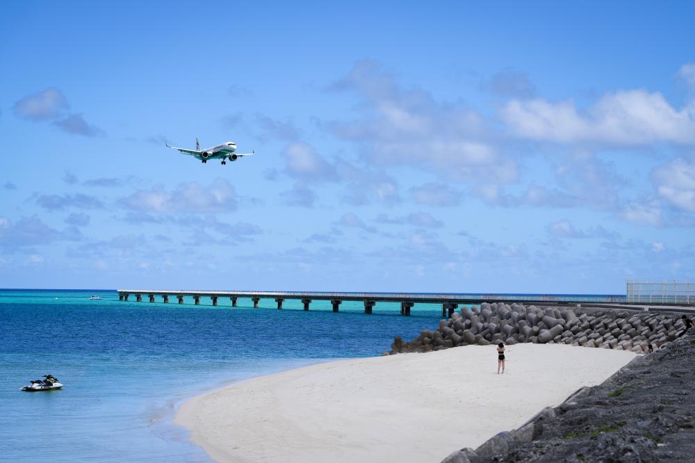 17END 欣賞其純淨透明的「宮古藍」。