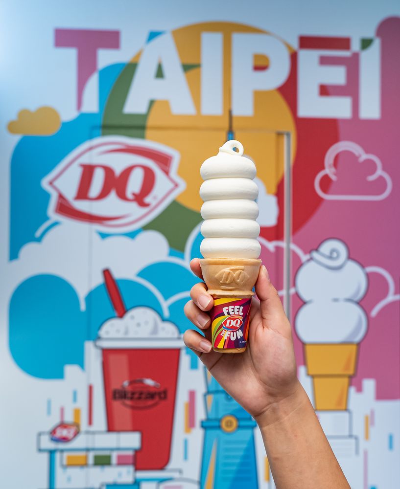 DQ 「疊疊樂甜筒」，超萌球狀外型，怎麼拍都上鏡