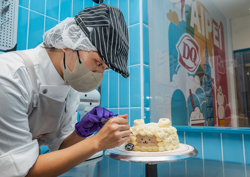 DQ推出30種多樣的冰淇淋蛋糕選擇，滿足消費者多元享受冰淇淋生活情境 - 裱花蛋糕