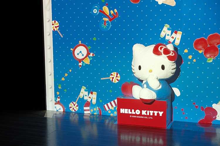 Hello Kitty 50週年特展展區。