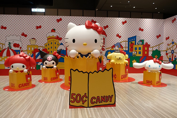 Hello Kitty 50週年特展展區。