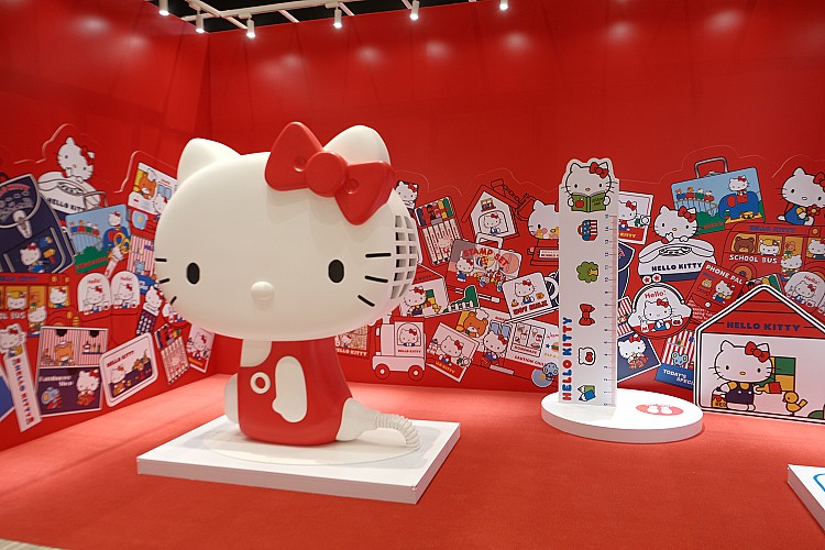 Hello Kitty 50週年特展展區。
