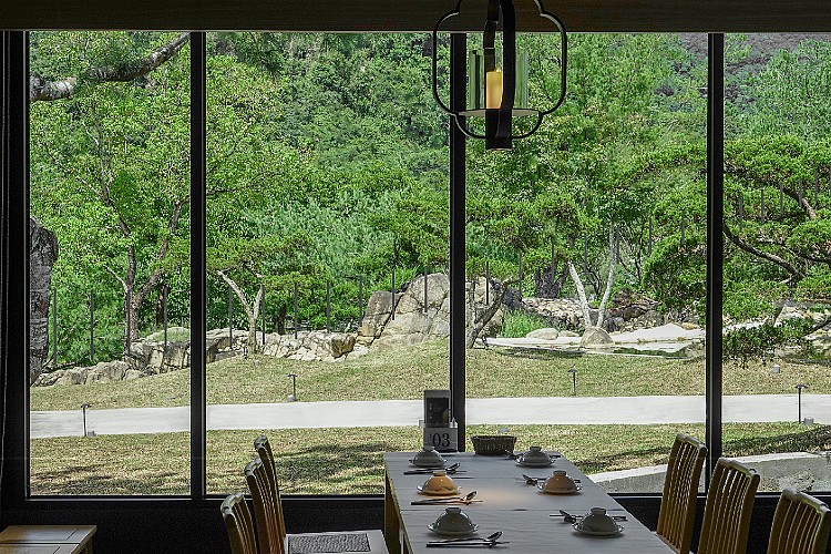 南投餐廳「春秋山林」風景。