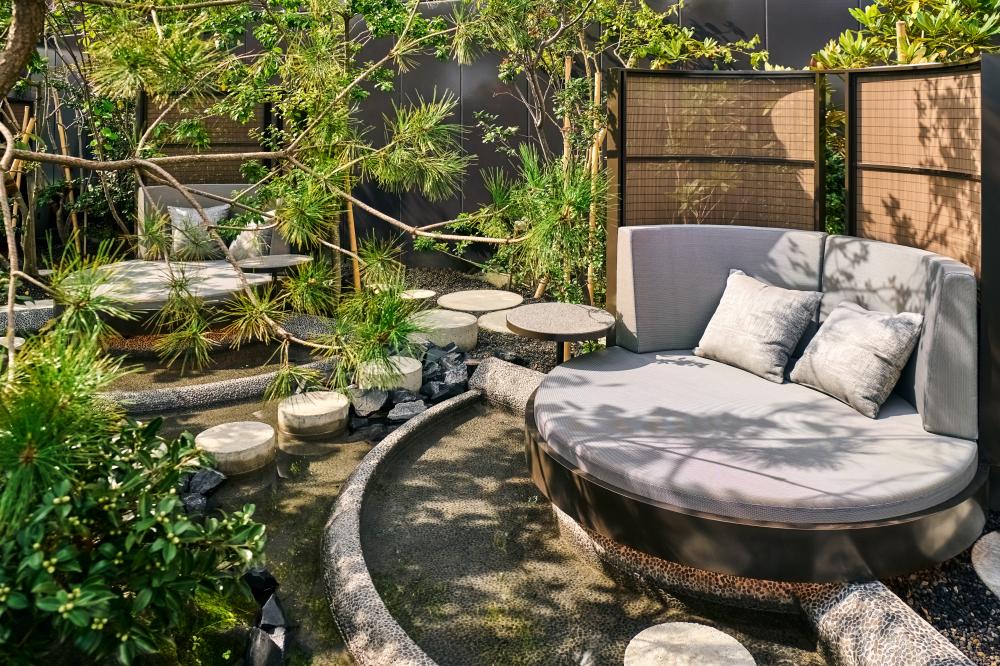 「馥府 東京 銀座」飯店屋頂休息室「YUSORA」。