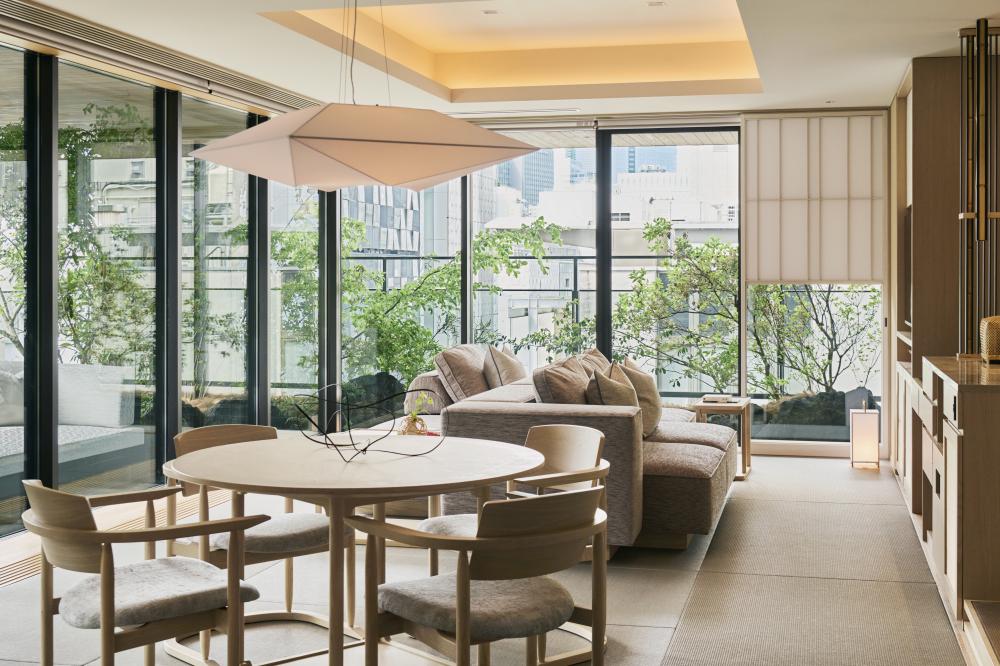 「馥府 東京 銀座」飯店套房空間。