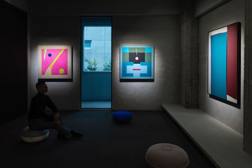 金馬賓館當代美術館年度展覽《吟遊時空 — 霍剛、權純益》場景。