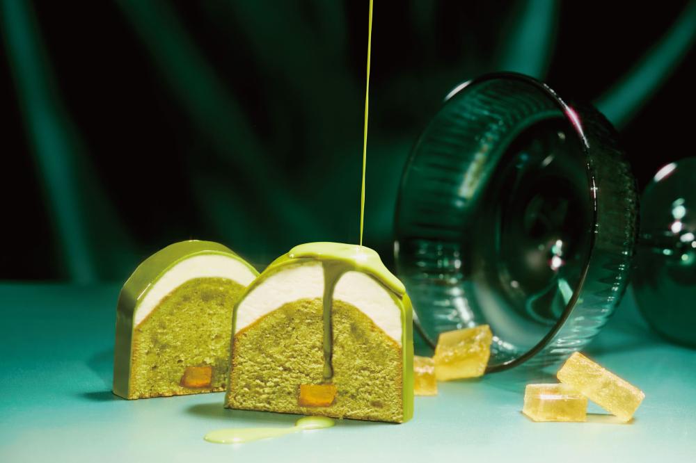 First Light初柚抹茶奶蓋蛋糕使用抹茶蛋糕、奶蓋慕斯與柚子軟糖