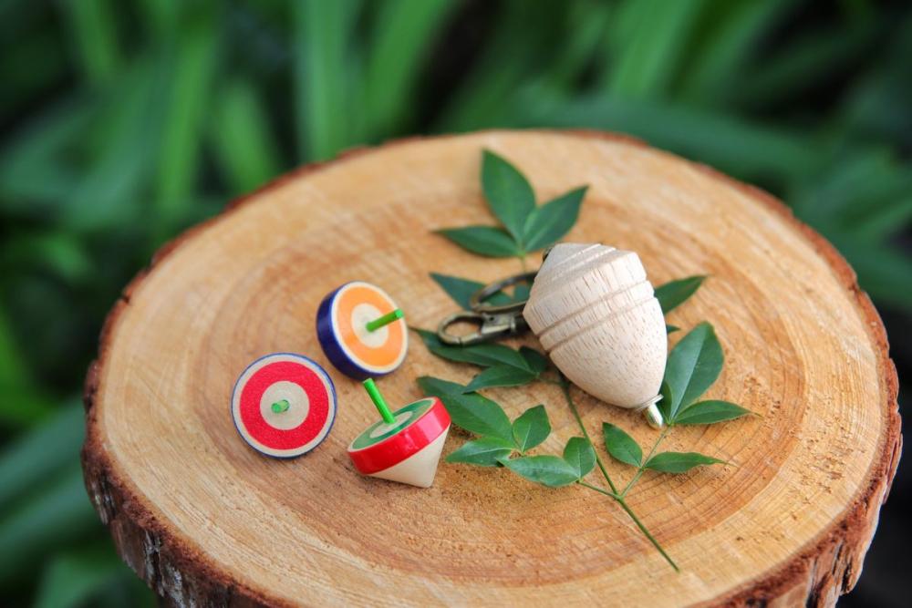 陀螺可追溯至日本平安時代（西元794～1185年），是日本新年期間深受喜愛的傳統遊戲之一