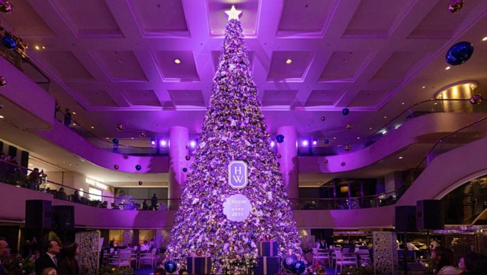 台北晶華酒店「全台飯店最高聖誕樹」。
