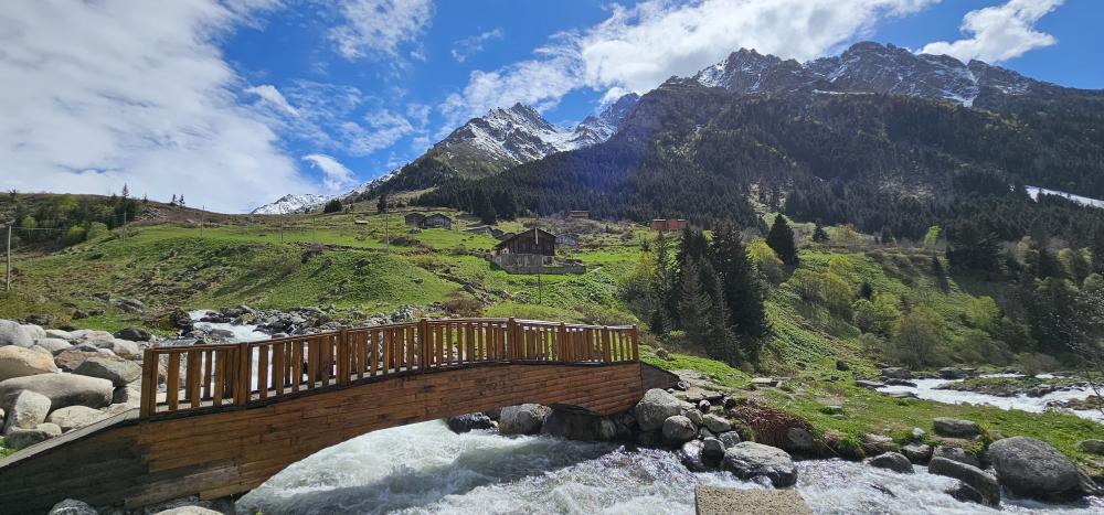 百合以「土耳其東部22天」拿下2024金旅獎。