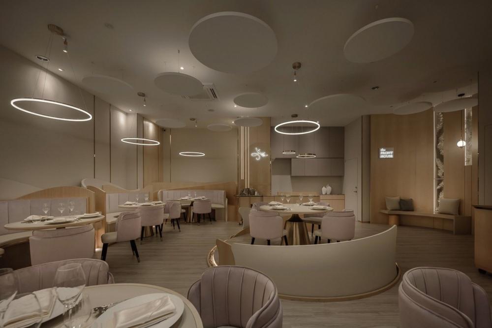 方蒔 the FRONT HOUSE