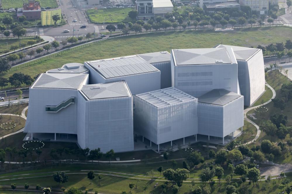 臺中綠美圖建築外觀空景。