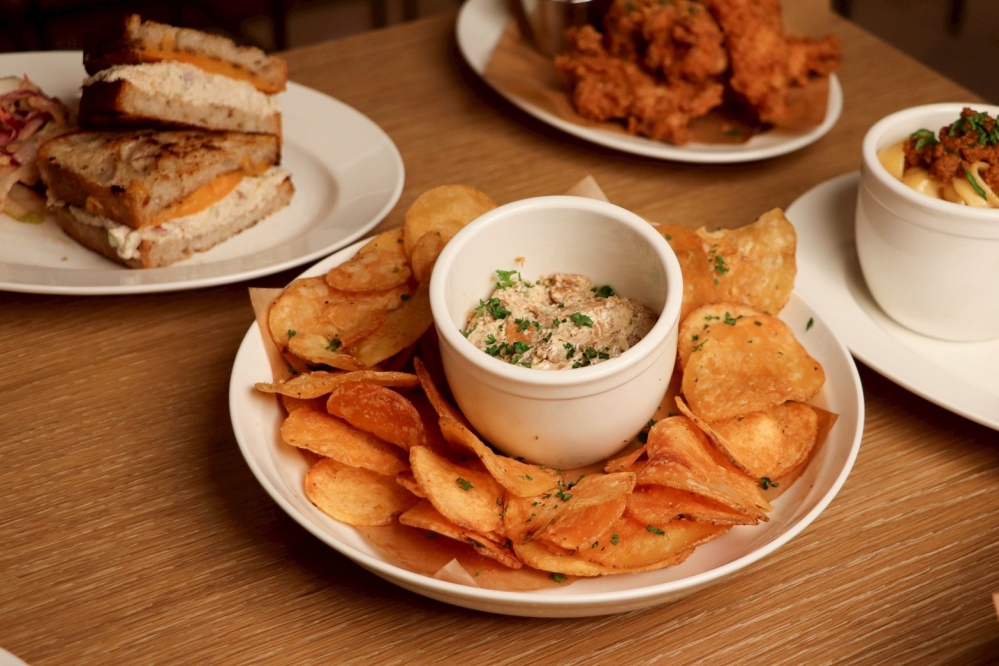 集結品牌歷年最受歡迎的經典菜色，同時推出臺南限定料理