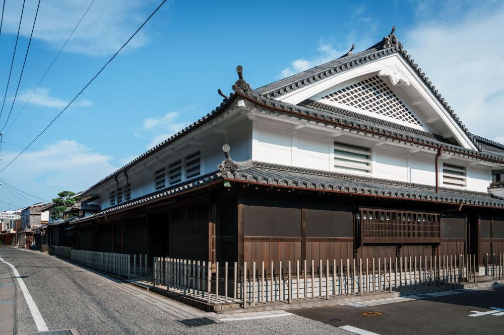 Azumi外觀為木造建築