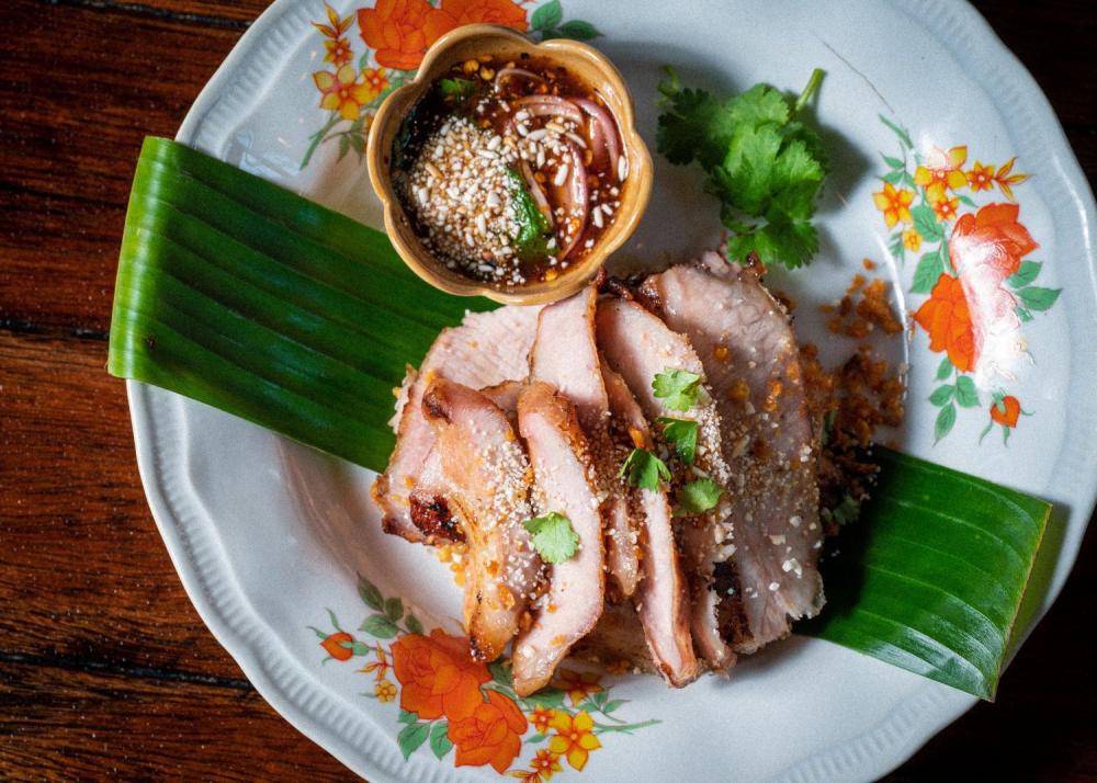 酥脆豬五花炒河粉佐辣味青檸魚露
