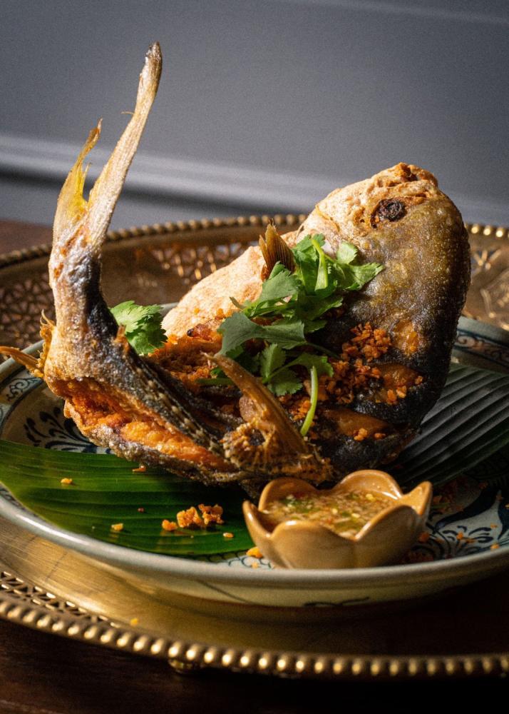 香酥全鱸魚三味醬