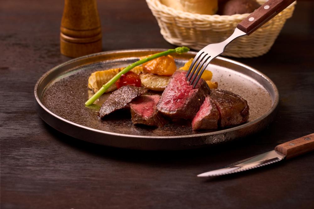 TOK牛排屋的牛排使用大塊原肉