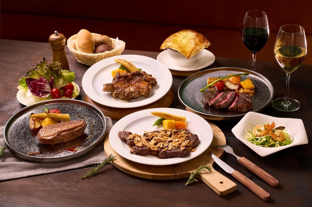 TOK牛排屋全套餐點包含排餐、沙拉、麵包、酥皮濃湯