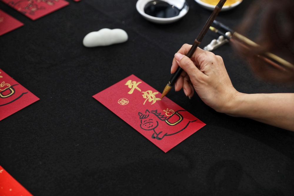 「馬年平安」紅包袋、「馬到順利」春聯