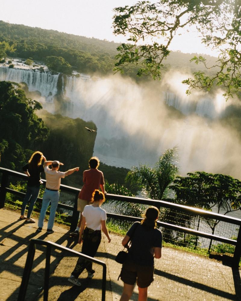喧囂與寂靜之間，巴西的雙重脈動