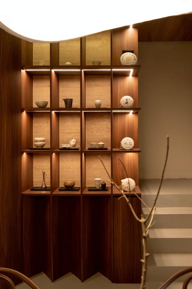 讓好茶成為日常的風景——台中「萬軒茶室」以風味與光影慢煮生活節奏