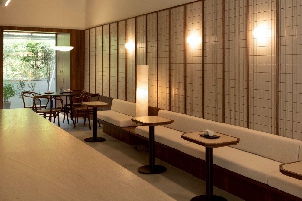 讓好茶成為日常的風景——台中「萬軒茶室」以風味與光影慢煮生活節奏