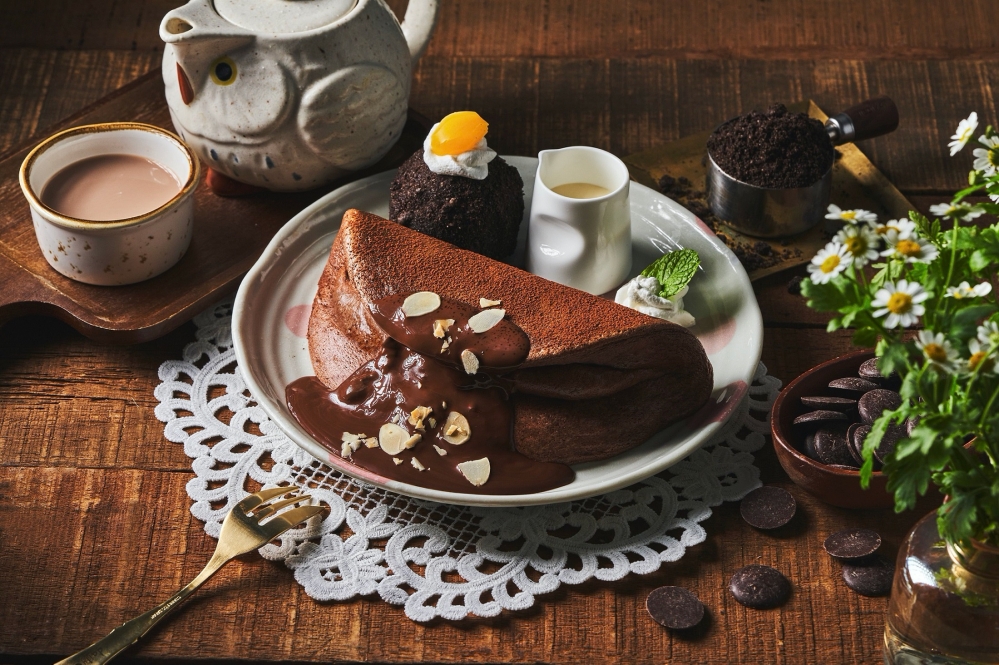 Woosa初春「甜心草莓冰淇淋鬆餅」全台限量甜蜜推出 2/9(一)起獨家販售療癒系生活周邊品，融化你