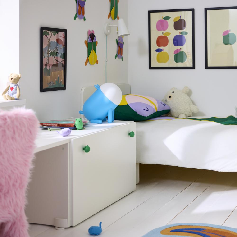 圖三：GREJSIMOJS狗狗造型檯燈，造型就像坐著的狗，具備調光與智慧記憶功能，每次開燈時都能自動