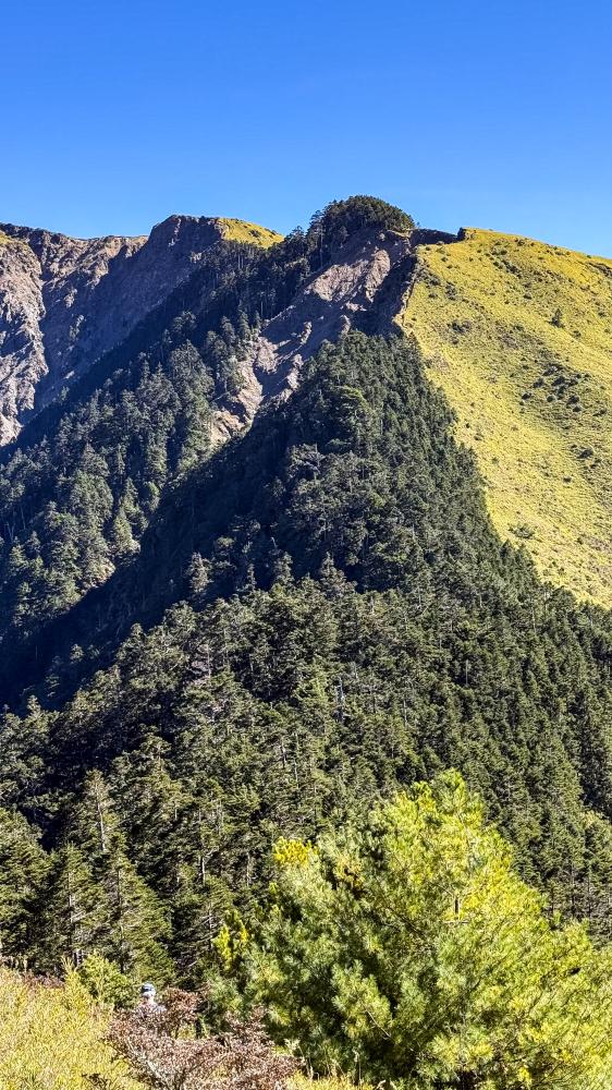 合歡北西北，漫遊於雲海稜線之巔