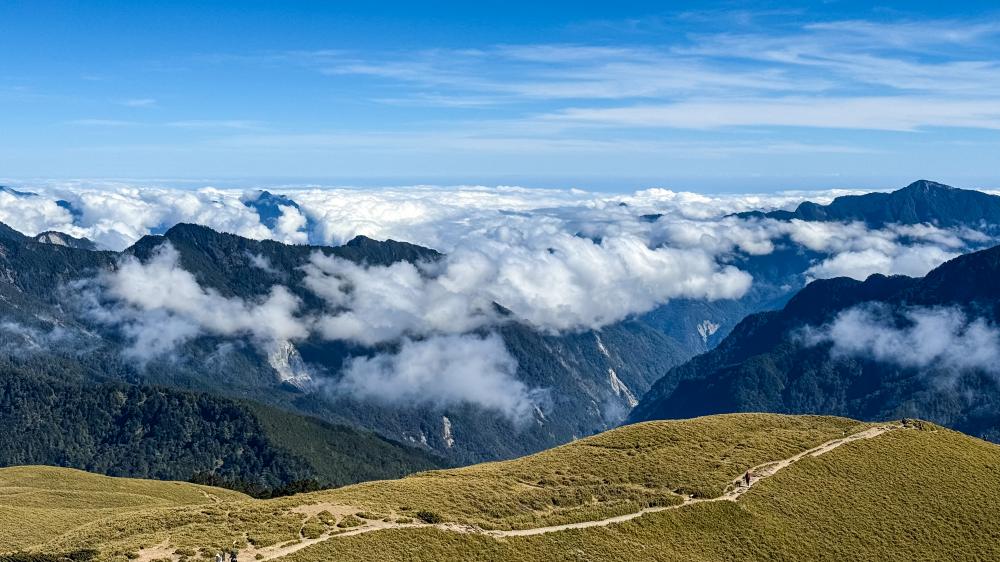 合歡北西北，漫遊於雲海稜線之巔