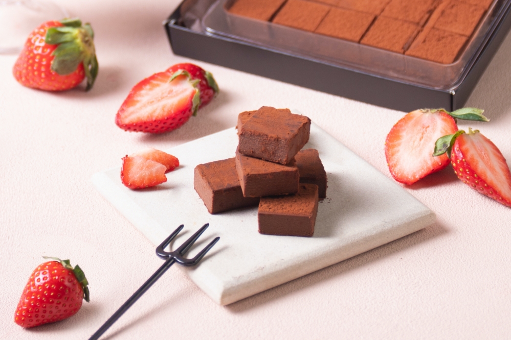 情人節最強草莓甜點推薦！超華麗BAC「莓瑰戀人」手工造型蛋糕、草莓生巧克力禮盒限時夢幻聯合登場