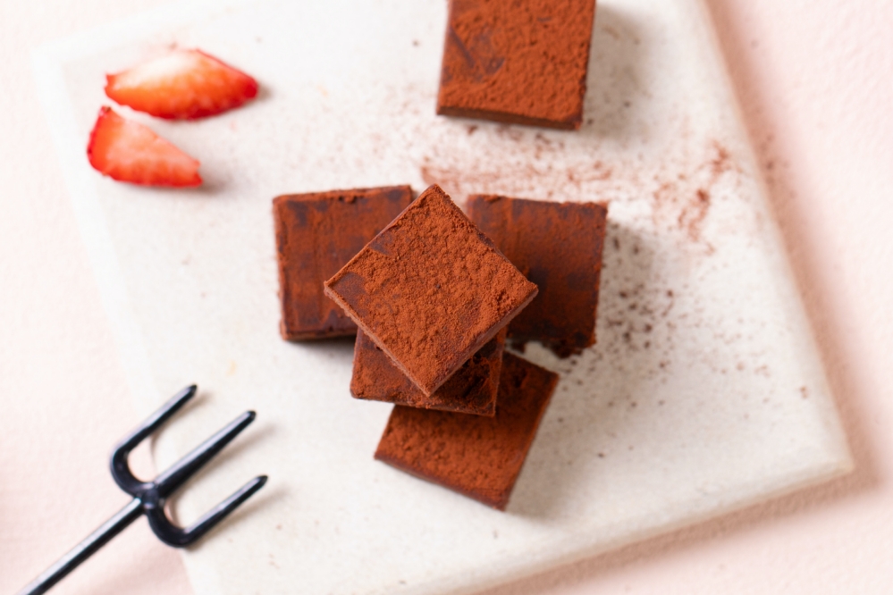 情人節最強草莓甜點推薦！超華麗BAC「莓瑰戀人」手工造型蛋糕、草莓生巧克力禮盒限時夢幻聯合登場