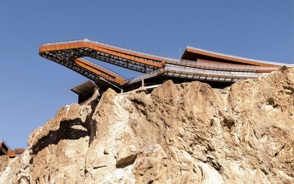 劃破懸崖天際線的心跳試煉場