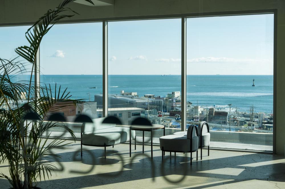 釜山為韓國第二大城市，擁有海港景致、時尚百貨、特色咖啡廳及多元美食文化。