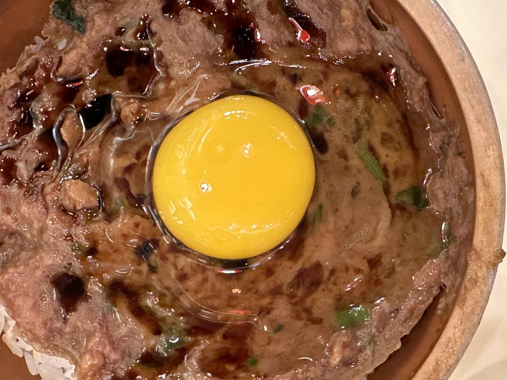 窩蛋牛肉飯