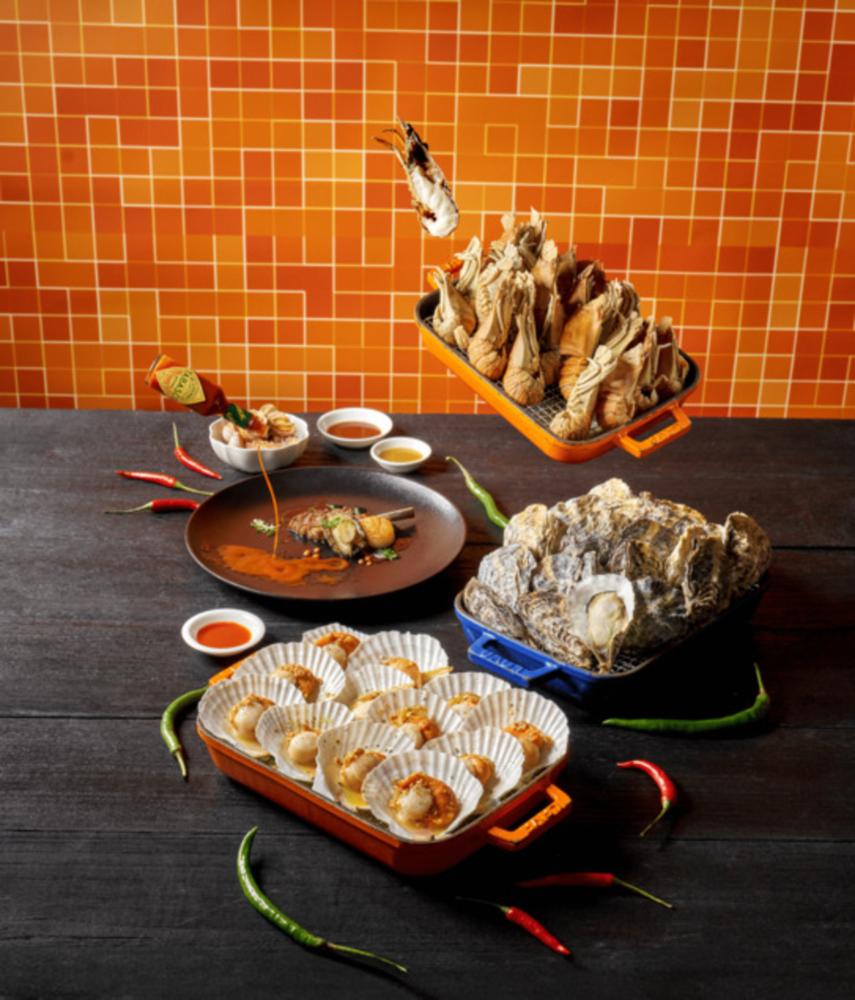 彩匯自助餐廳以多樣化的海陸料理為特色，有日本生蠔、蝦姑、扇貝等食材，讓賓客盡情大啖新鮮海味。圖/台北