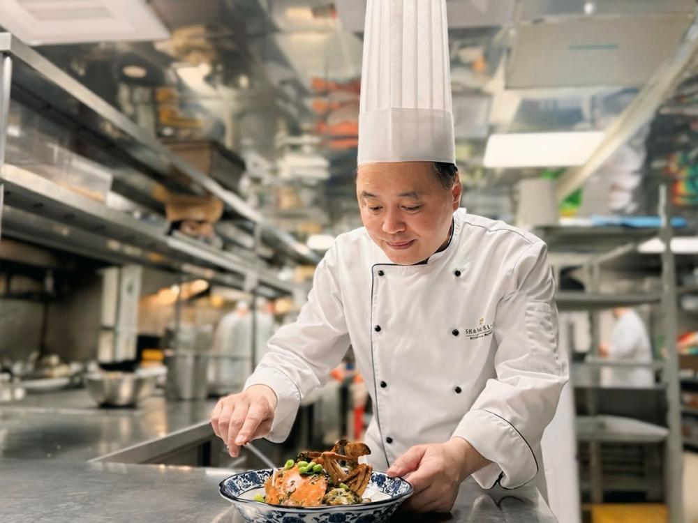 台南遠東香格里拉飯店醉月樓許忠賢主廚，秉持「以季節為本、以原味為先」的料理理念，細膩詮釋春季時令薺菜