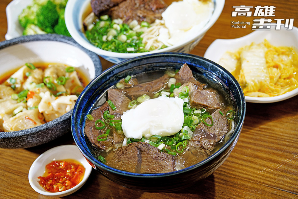 「上湯清燉牛爆多麵」滿滿牛肉堆疊情感價值，連圭賢都忍不住盛讚是「臺灣第一牛肉麵」。