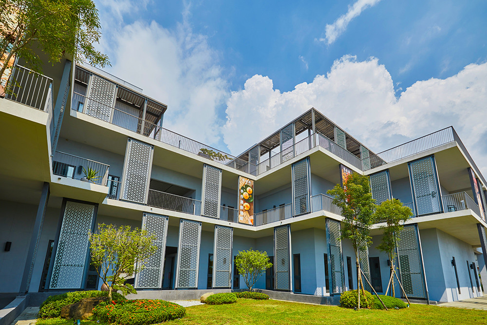 漢餅文化館座落高雄大寮，帶領遊客體驗漢餅手作以及展覽導覽。