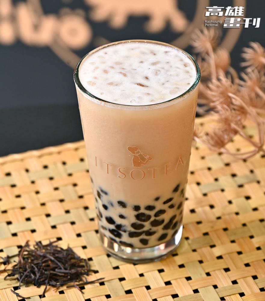 被網友眼尖發現香港歌手陳奕迅在IG上分享一手私藏世界紅茶（漢神自強店）的珍珠太厚生乳奶茶，立刻被封為