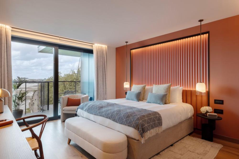 飯店建築與室內空間設計由 Stuart Forbes Associates 打造