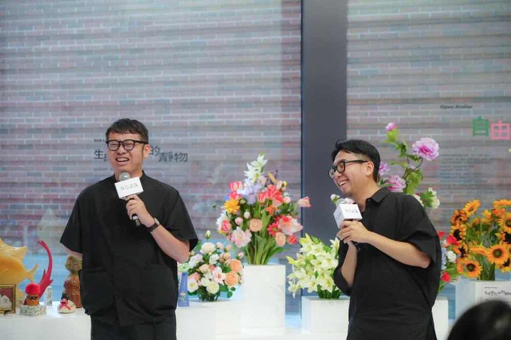 25_「先畫再說！」在自由畫室中，選擇自己喜歡的顏料，享受成為藝術家的快樂