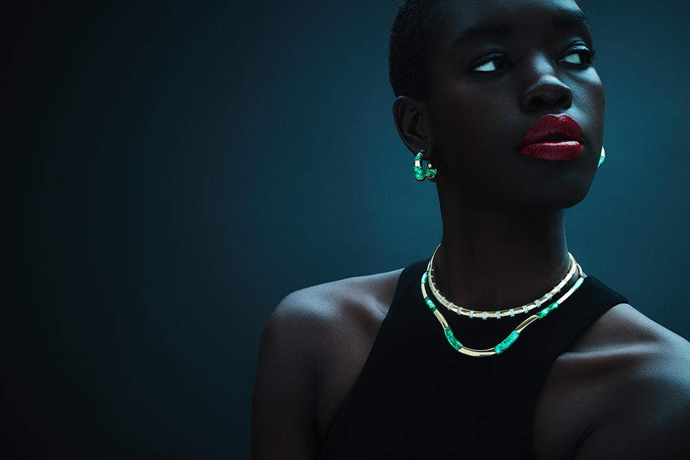 與環境共鳴的美學，也具體落實在與珠寶品牌 DYNE 合作的「Verdant Reverie」計畫中